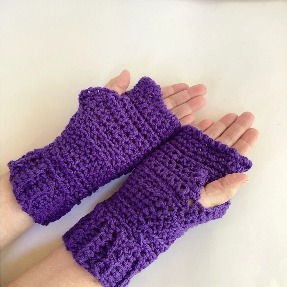 Gloves Fingerless Hand Crafted Crochet Purple Striped